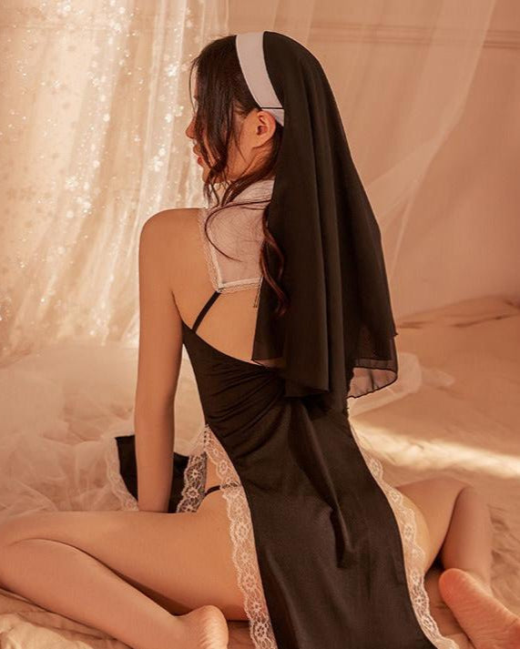 Play The Nun He Can’t Resist – 3 Piece Set with Panty & Veil